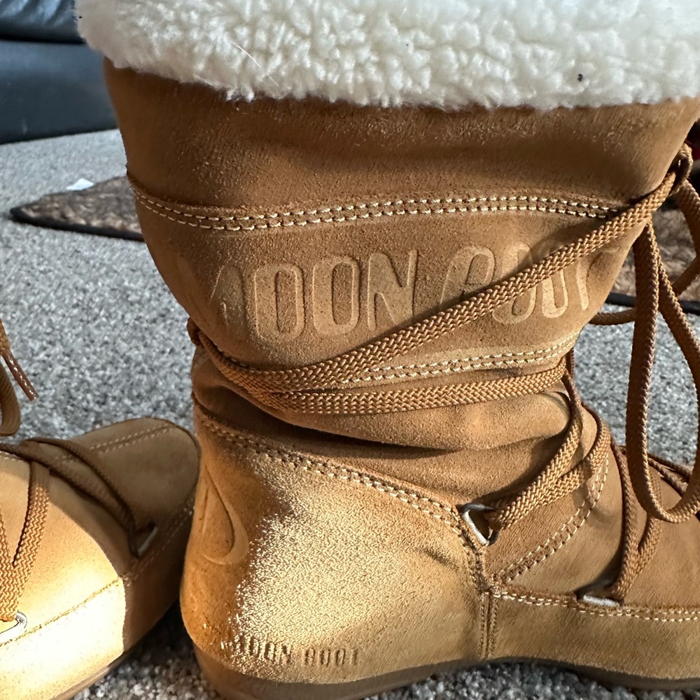 Technica moon boots. Great condition. Size 37/us size 6.5.